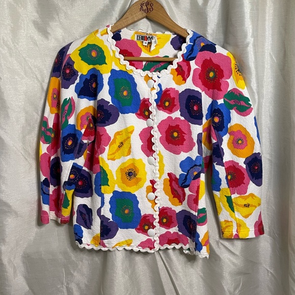 Jackets & Blazers - VTG 90’s White Rainbow Floral Print Textured ZigZag Trim Lightweight Shacket